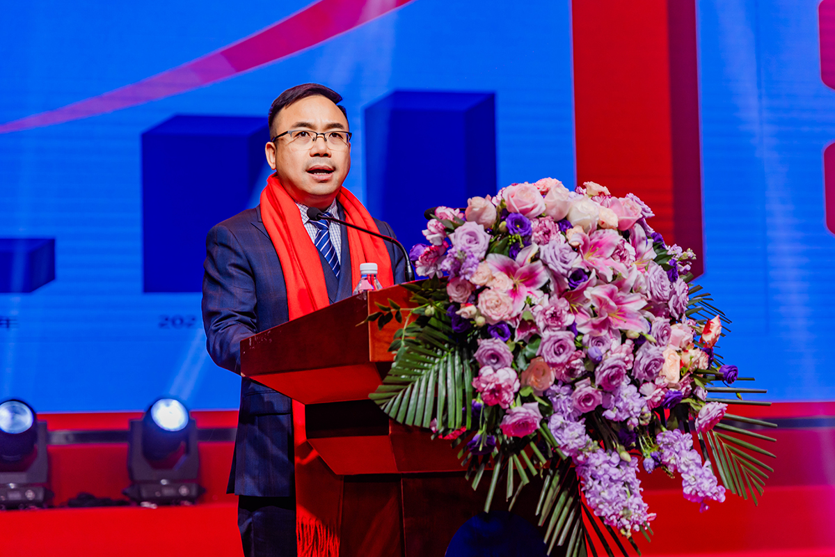 2Y2A8005.jpg 2Y2A8005.jpg